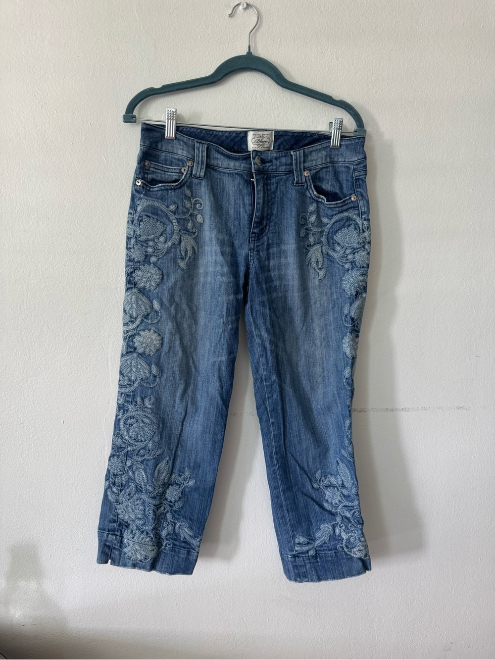 White House Black Market Blue Embroidered Cropped Jeans 8
